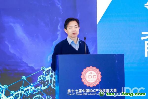北京航空航天大學航空科學與工程學院人機與環境工程 制冷及低溫工程教授、博導，中國制冷學會學術委員會委員、北京制冷學會常務理事袁衛星
