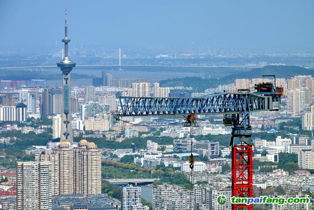 建筑業高質量發展需以降低碳排放、提高綠色性能為主要目標。攝影/章軻